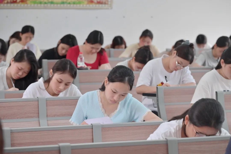 嚴(yán)考紀(jì) 正學(xué)風(fēng) | 我校開(kāi)展期末考試巡考工作