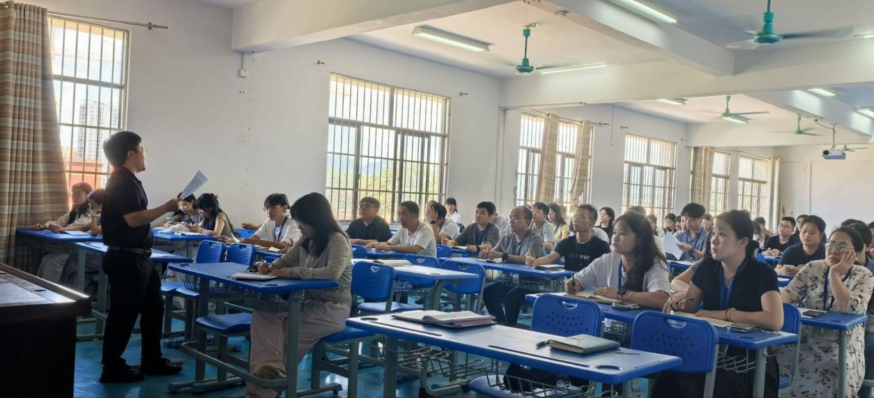 “以規(guī)范筑根基，以匠心育人才”——汽